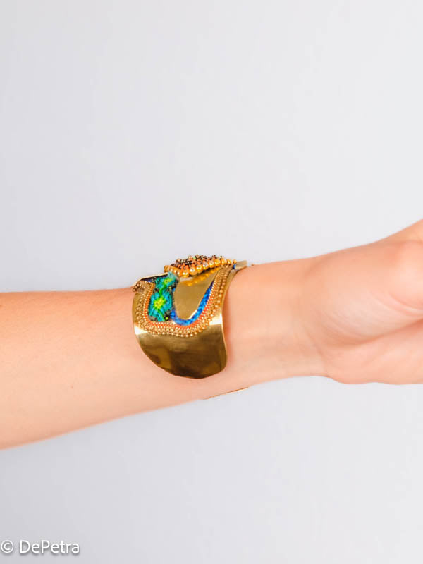 My Primitive-Modern Eye Cuff: A Bold and Eye-catching Piece – De Petra